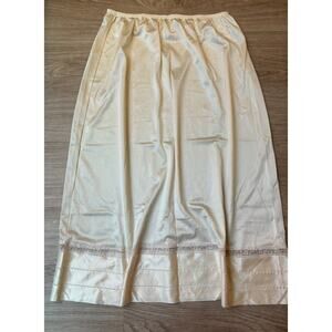 Lorraine Vintage Champagne Ivory Slip Skirt Size M Tall Nylon Made In The USA